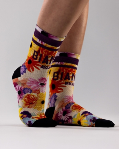 lifestyle-sock-ecru-flower-1_1.jpg