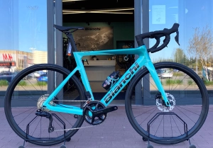             Bianchi Oltre Race Aero ... Shimano elektroniczne 105 Di2 .. NOWY ROWER 2025/2026