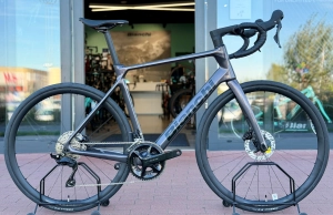   Bianchi Infinito Disc ... Endurance .. SHIMANO 105 .. NOWY ROWER ... WYPRZEDAŻ