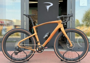        Pinarello Grevil F5 Gravel ... Sram Rival AXS 1x13 ... NOWY ROWER ... Model 2026