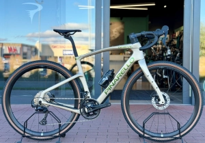          Pinarello Grevil F1 Gravel ... Shimano GRX610 ... NOWY ROWER ... Model 2027 ... ALTAI DUST