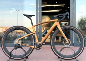        Pinarello Grevil F5 Gravel ... Sram Rival AXS 1x13 ... NOWY ROWER ... Model 2026