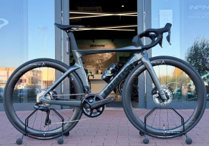                Bianchi Oltre Comp Aero ... Ultegra elektroniczna Di2 ... NOWY ROWER ... Kolor grafitowy